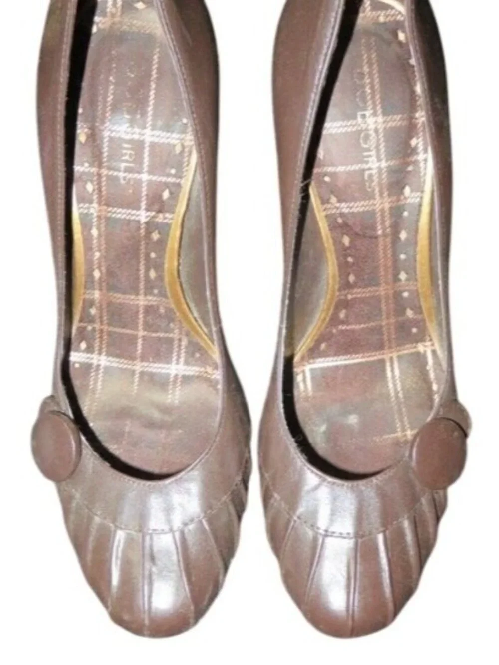 BCBGeneration BCBGirls Brown Leather Retro Prep Chunky Heel Button Adorned Pumps